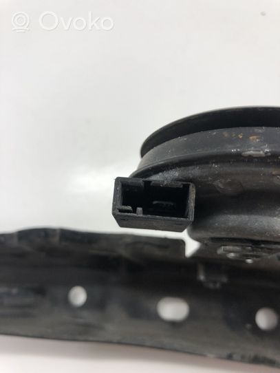 Toyota RAV 4 (XA40) Radiatoru paneļa augšējā daļa (televizors) 8652020300