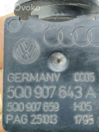 Volkswagen Golf VII Oro kokybės daviklis 5Q0907643A