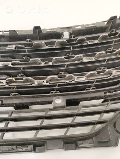 Peugeot 5008 II Maskownica / Grill / Atrapa górna chłodnicy 9816501577