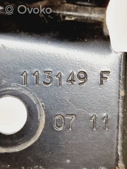 Citroen C4 II Ohjaustehostimen pumpun kannake 113149F