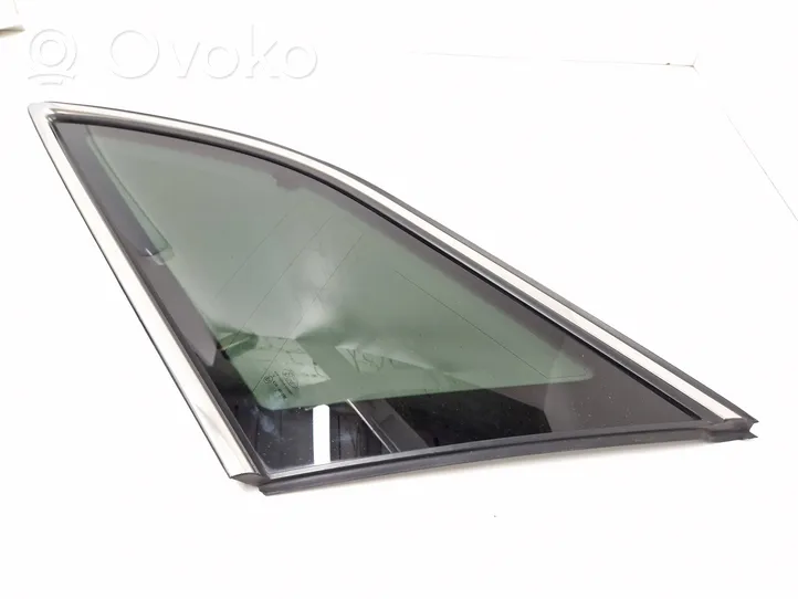 Ford Mondeo MK V Fenêtre latérale avant / vitre triangulaire 43R001090