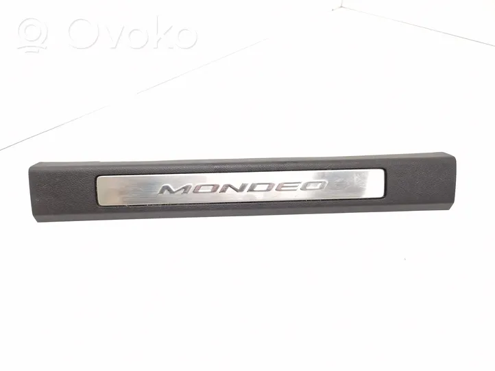 Ford Mondeo MK V Etuoven kynnyksen suojalista DS73F13200