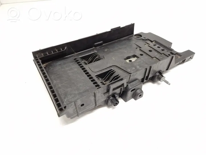 Ford Mondeo MK V Boîte de batterie DG9310723A