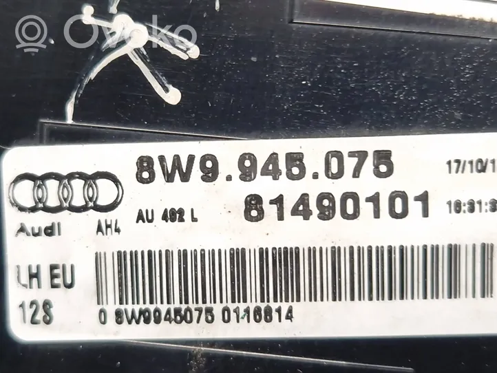 Audi A4 S4 B9 Lampy tylnej klapy bagażnika 8W9945075