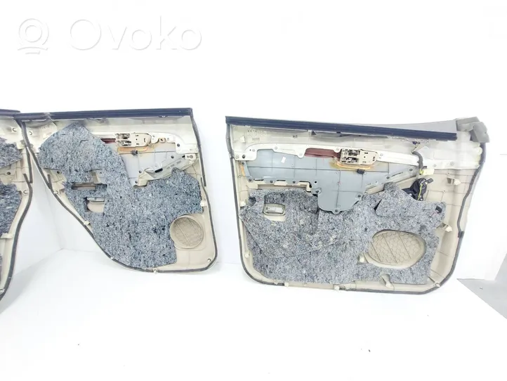 Toyota Land Cruiser (J120) Set interni 