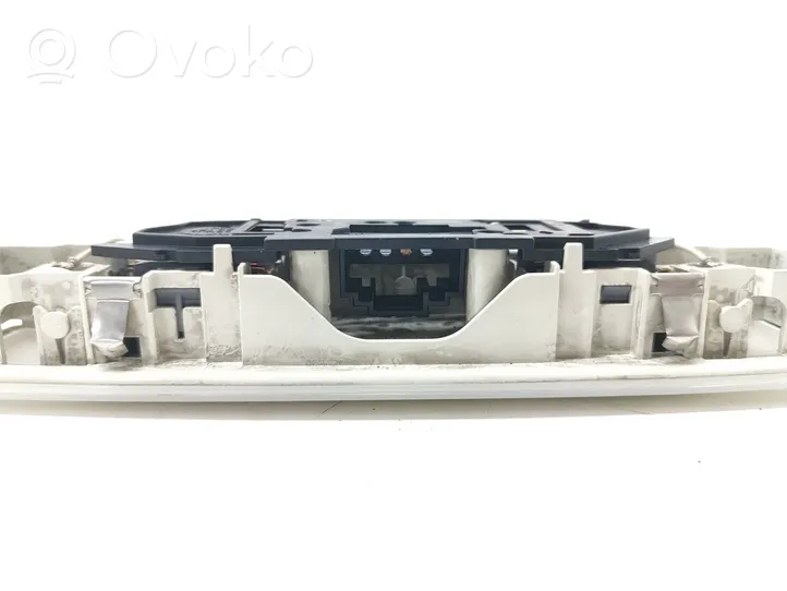 Audi A6 S6 C6 4F Lampka podsufitki tylna 4F0947111