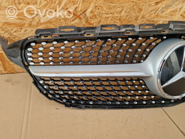 Mercedes-Benz C AMG W205 Grille de calandre avant A2058800307