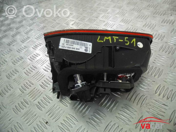 Volkswagen Golf VII Lampy tylnej klapy bagażnika 5G0945093F