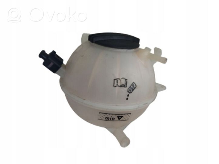 Volkswagen Jetta VI Coolant expansion tank/reservoir 5C0121407A