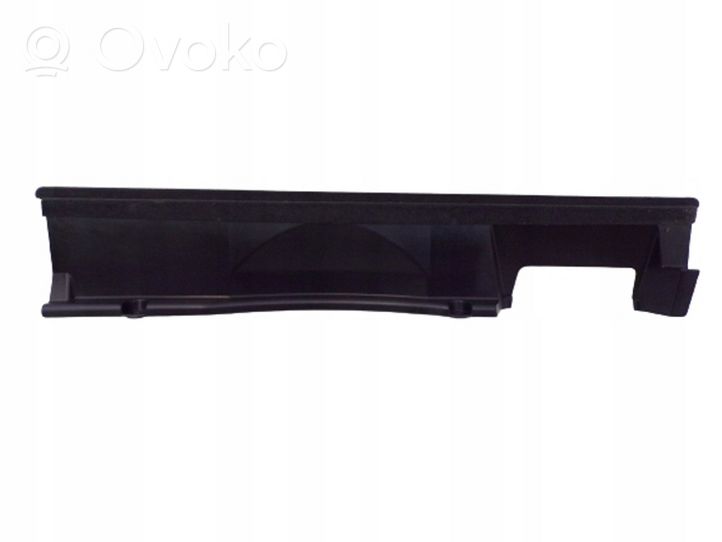 Audi Q3 8U Kita bagažinės apdailos detalė 8U0861486