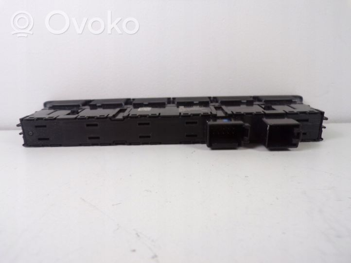Volkswagen Touran III A set of switches 5TA927132A