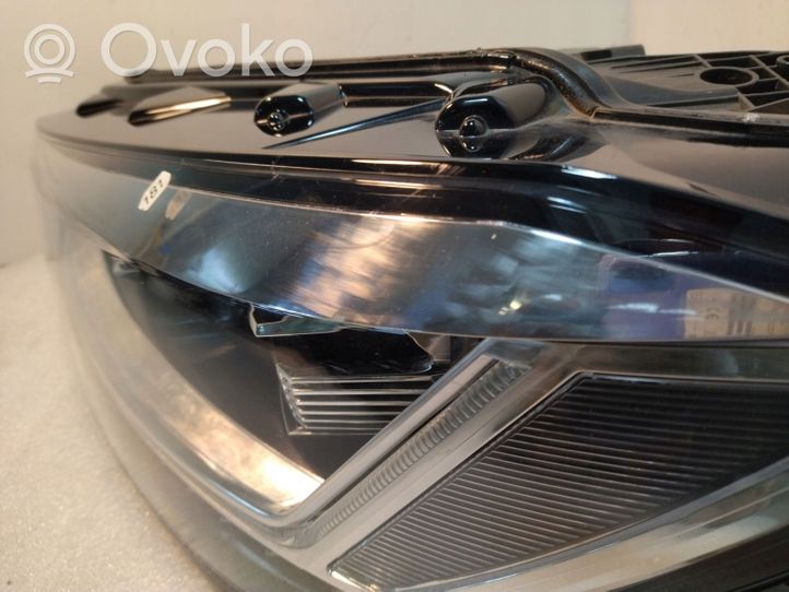 Volkswagen Touran III Lampa przednia 5TB941081