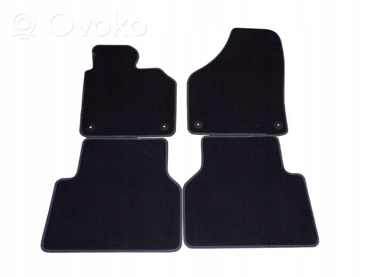 Volkswagen Tiguan Kit tapis de sol auto 5N2863011C