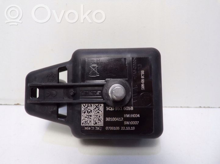 VAC14033 Skoda Octavia Mk3 (5E) Alarm system siren 5Q0951605B Used