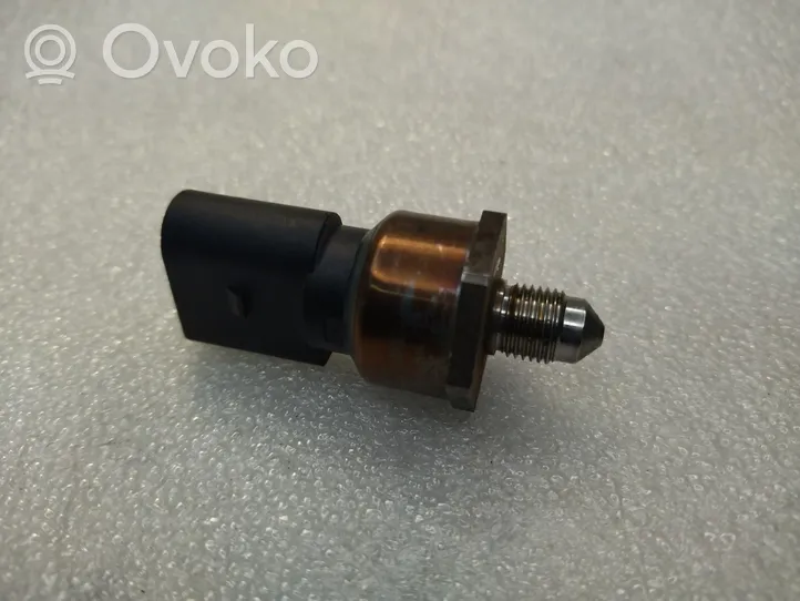 Volkswagen Touareg II Fuel pressure sensor 059906054B