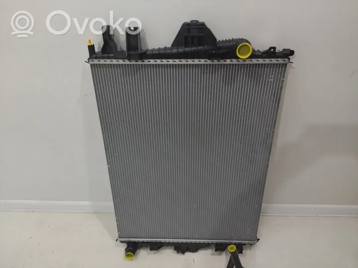 Volkswagen Touareg II Radiateur de refroidissement 7P6121253