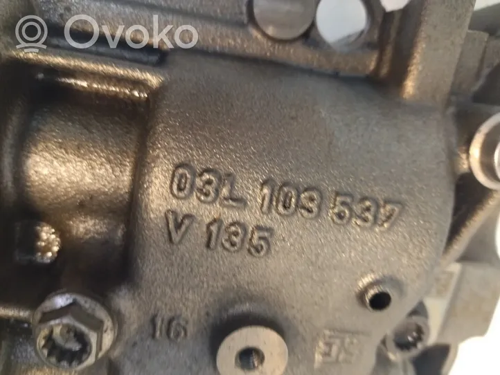 Volkswagen Amarok Pompa olejowa 03L103537