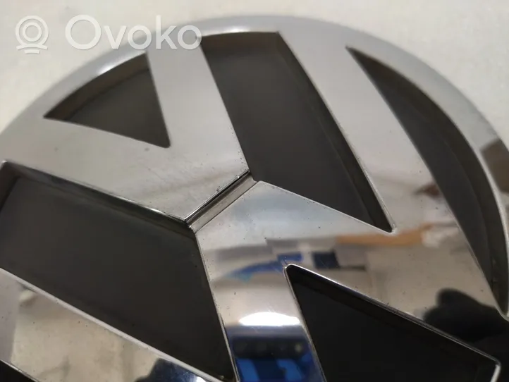 Volkswagen Touareg I Manufacturer badge logo/emblem 7L6853630