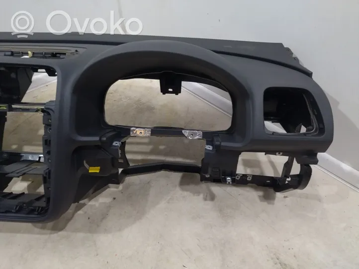 Volkswagen Scirocco Panelė 1K8853389