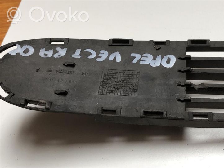 Opel Vectra B Mascherina inferiore del paraurti anteriore 90464533