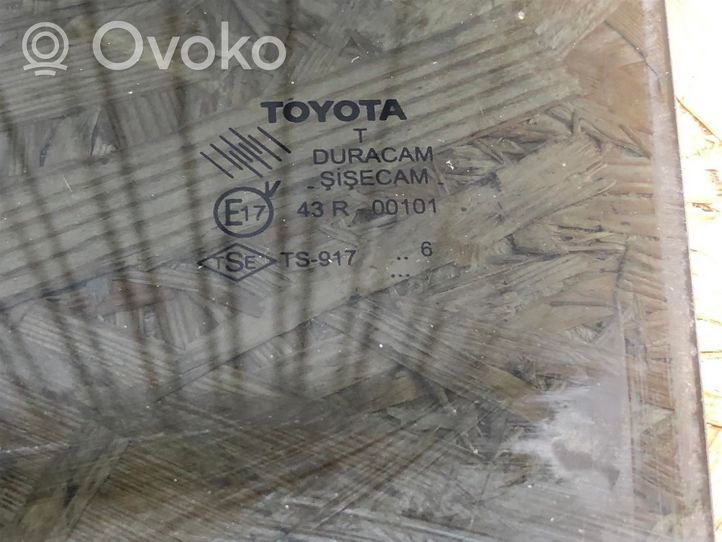 Toyota Corolla Verso E121 Pagrindinis galinių durų stiklas 