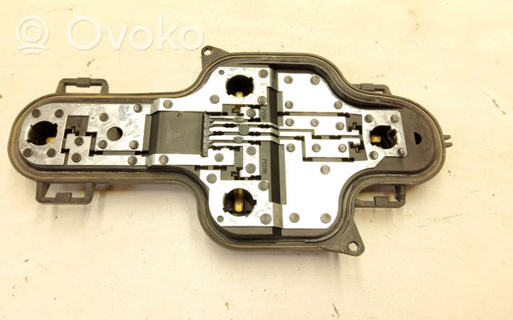 Nissan Primera Porte ampoule de feu arrière 89025237