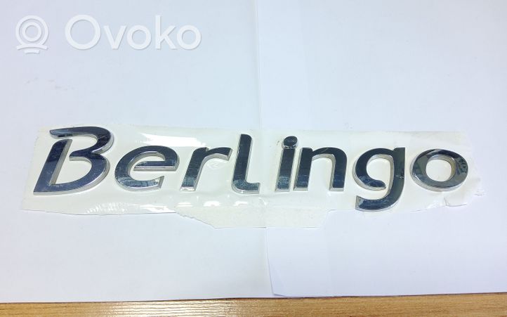 Citroen Berlingo Logo, emblème de fabricant 866608