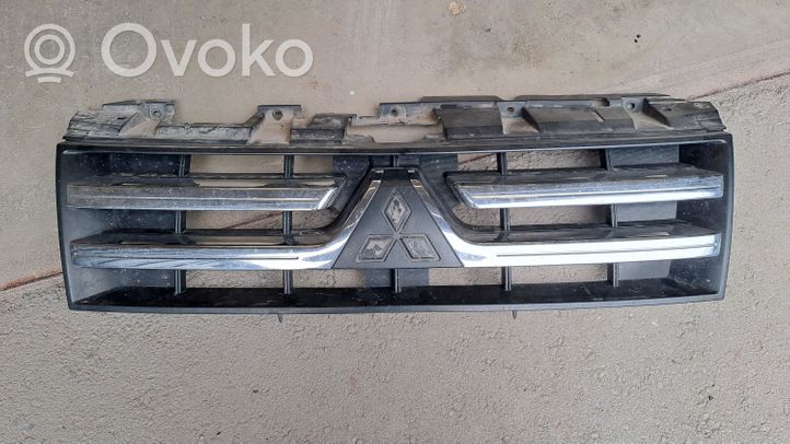 Mitsubishi Pajero Grotelės viršutinės 7450A150