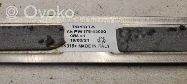 Toyota RAV 4 (XA50) Enjoliveur de pare-chocs arrière PW17842000