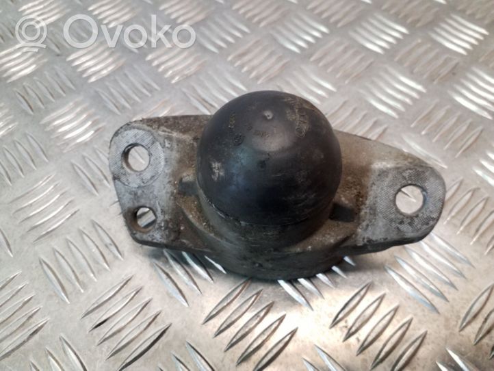 Audi A3 S3 8P Etuiskunvaimentimen kannake 1K0513353H