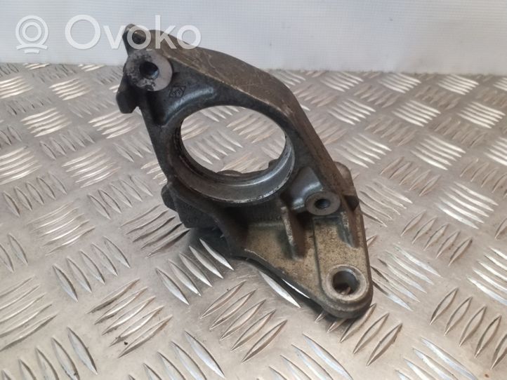 Nissan Primera Pusašio pakabinamo guolio kronšteinas 8200187544