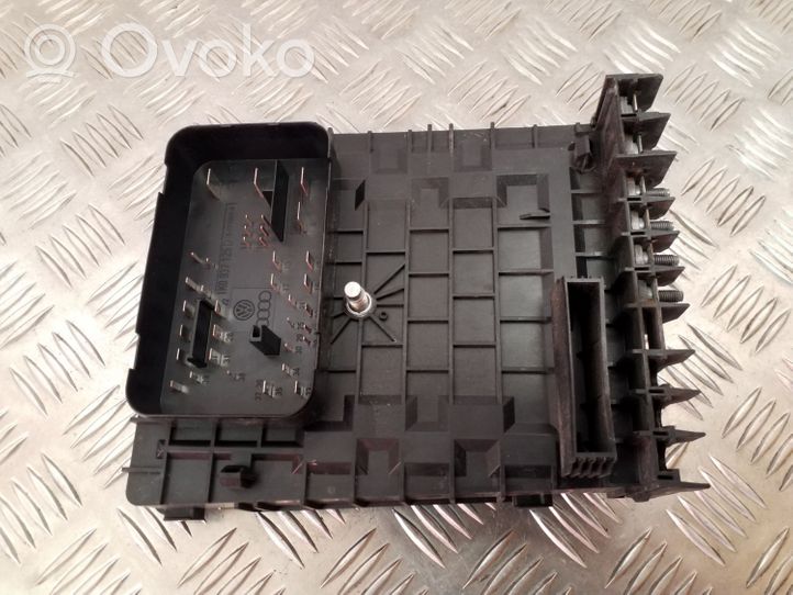 Skoda Yeti (5L) Ramka / Moduł bezpieczników 1K0937125D