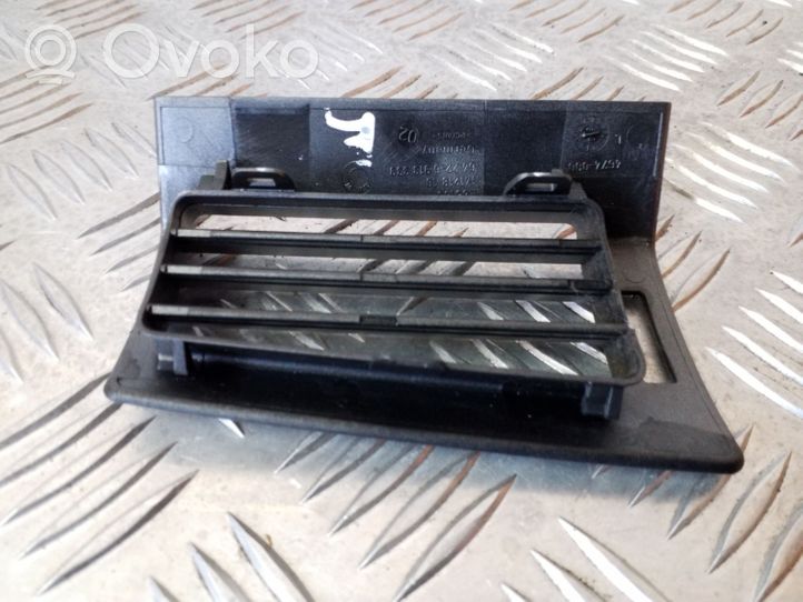 BMW 7 E65 E66 Aizmugurējā gaisa - ventilācijas reste 6913339