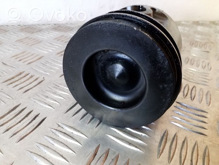 KIA Sorento Piston 