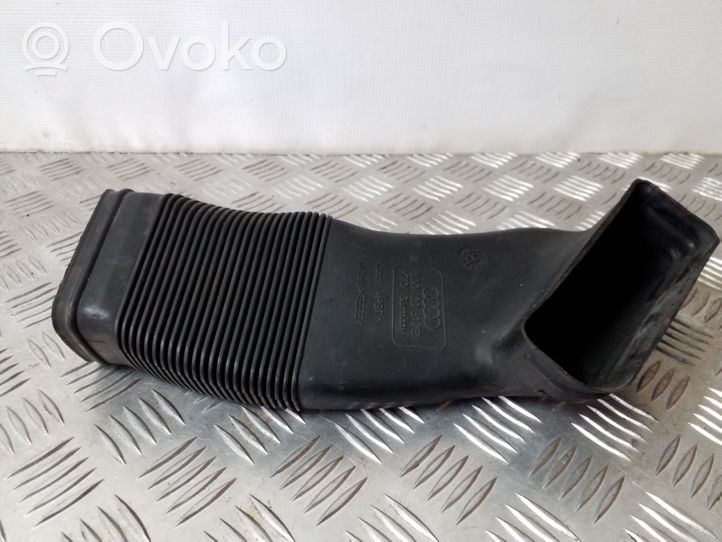 Audi A4 S4 B5 8D Część rury dolotu powietrza 8D0129617E