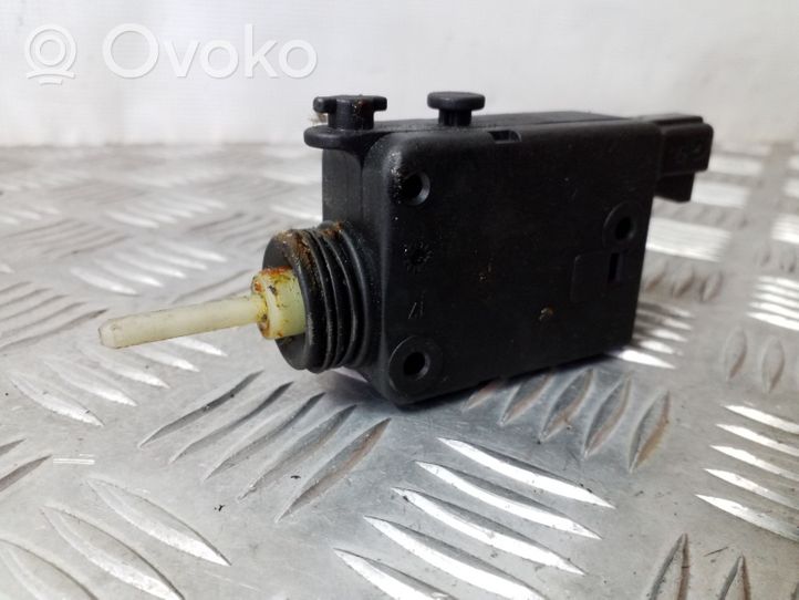 Opel Zafira A Fuel tank cap lock motor 90589918