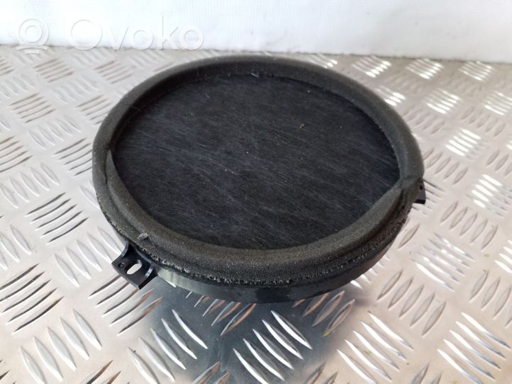 Dodge Nitro Takaoven kaiutin 04714600AB