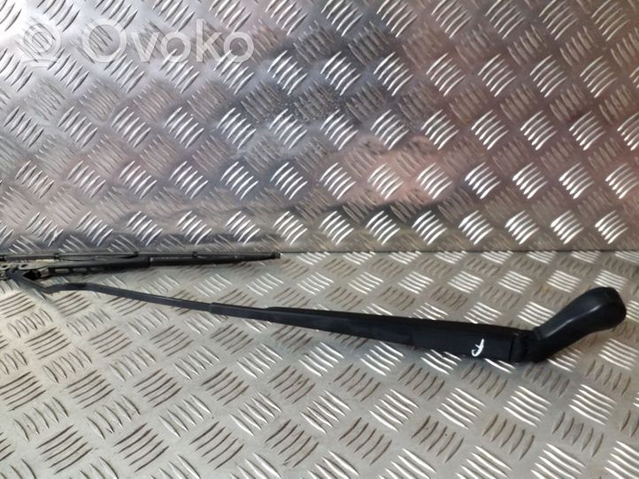 Chrysler Voyager Front wiper blade arm 4717364B