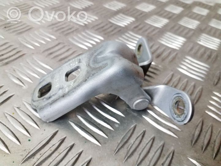 Opel Mokka Front door upper hinge 