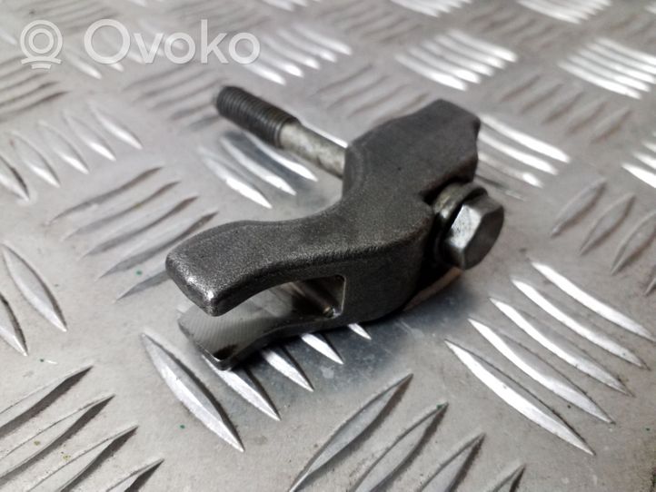 Opel Mokka Fuel Injector clamp holder 