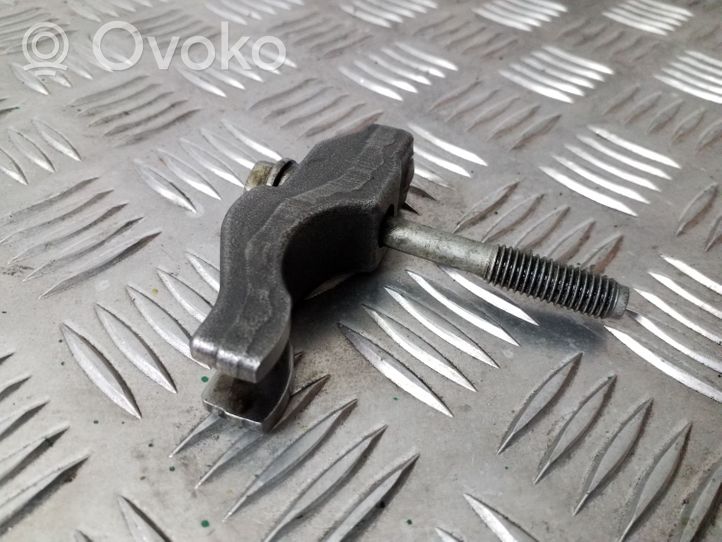 Opel Mokka Support de pince d'injecteur de carburant 