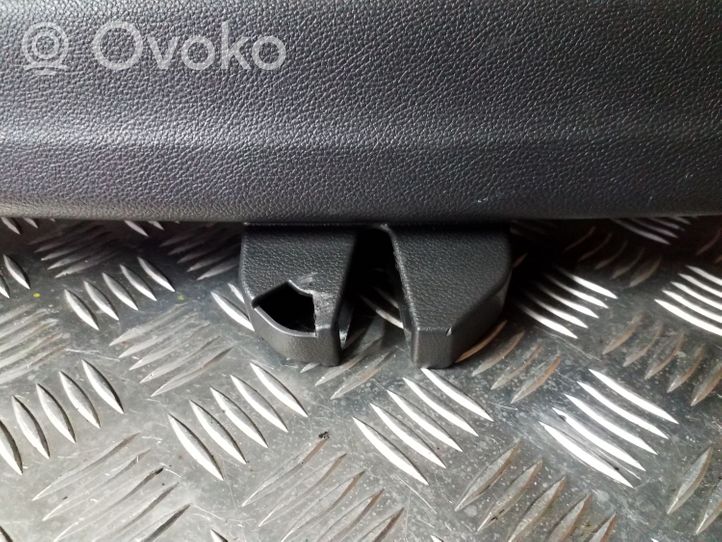 Opel Astra K Takaluukun alaosan verhoilu 39066899