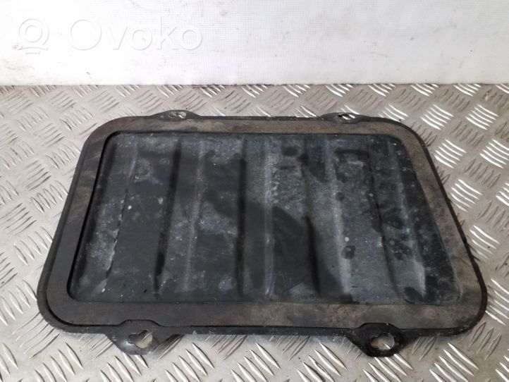 Opel Vivaro Coperchio/tappo della scatola vassoio della batteria 