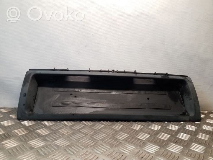 Audi 80 90 S2 B4 Listwa oświetlenie tylnej tablicy rejestracyjnej 8A5853465