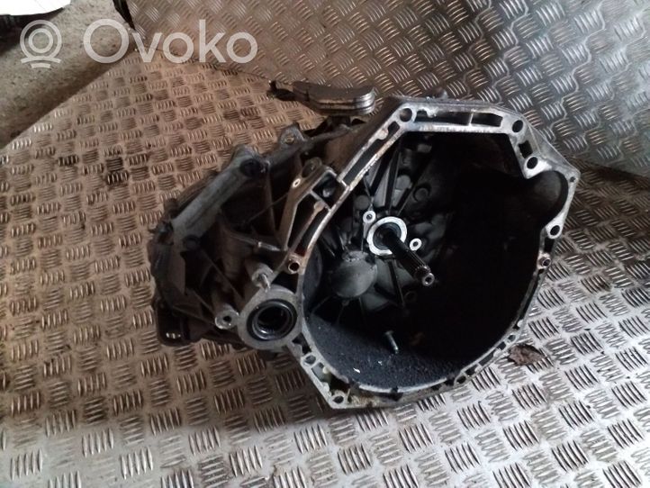 Nissan Juke I F15 Mechaninė 6 pavarų dėžė 320101KG0C