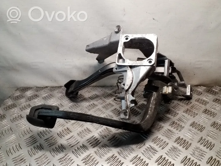 Volkswagen PASSAT B5.5 Pedal assembly 8D1721117P