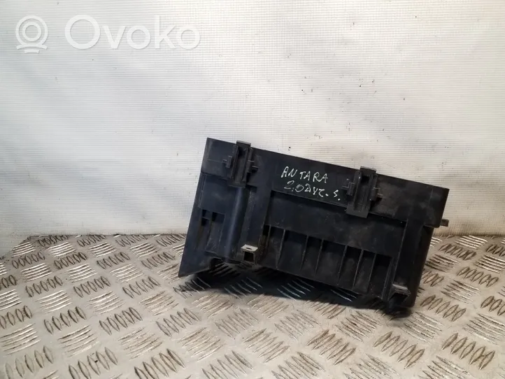 Opel Antara Fuse box cover 