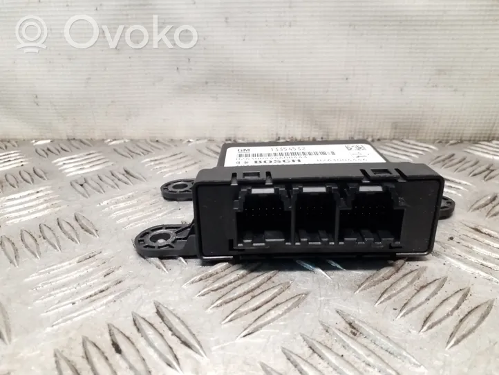 Opel Mokka Centralina/modulo sensori di parcheggio PDC 13354532