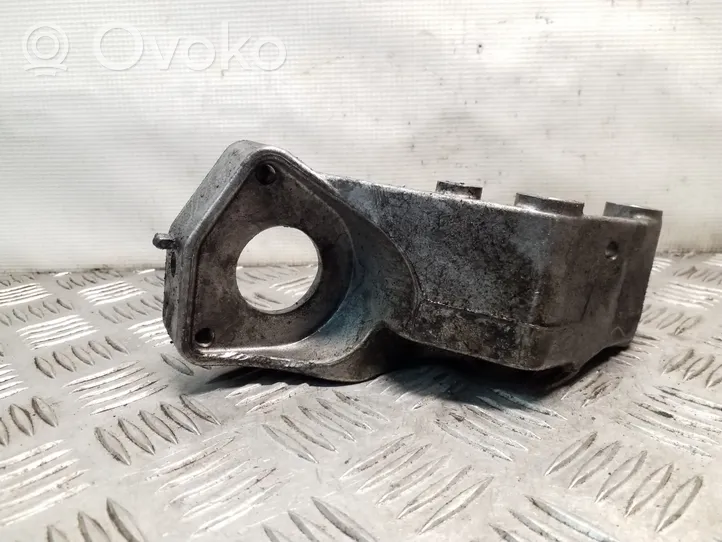 Opel Mokka Driveshaft support bearing bracket 95400936