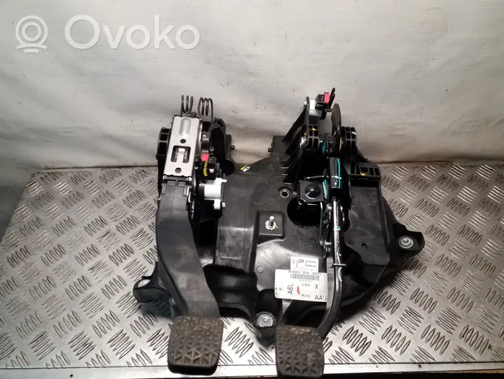 Opel Mokka Pedal assembly 42343862